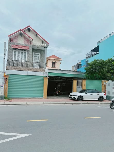 Mặt tiền Quốc Lộ 13, Thủ Đức 734m² giá 70 tỷ - Vị trí đắc địa, kinh doanh thuận lợi!