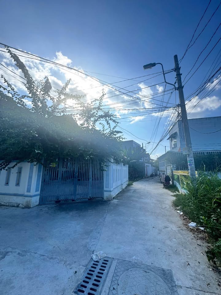 Đất nền mặt đường Nhà Nghĩa, Nha Trang 92.4m² giá 2.15 tỷ - Pháp lý rõ ràng, sẵn sàng xây dựng!