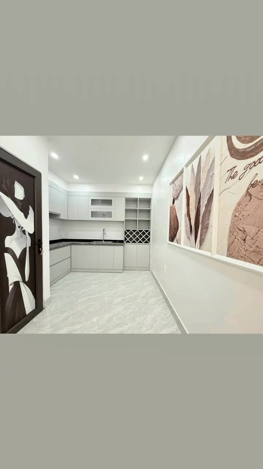 Nhà 3 tầng Miếu Hai Xã 30m² giá 2.35 tỷ - Cơ hội vàng không thể bỏ lỡ!