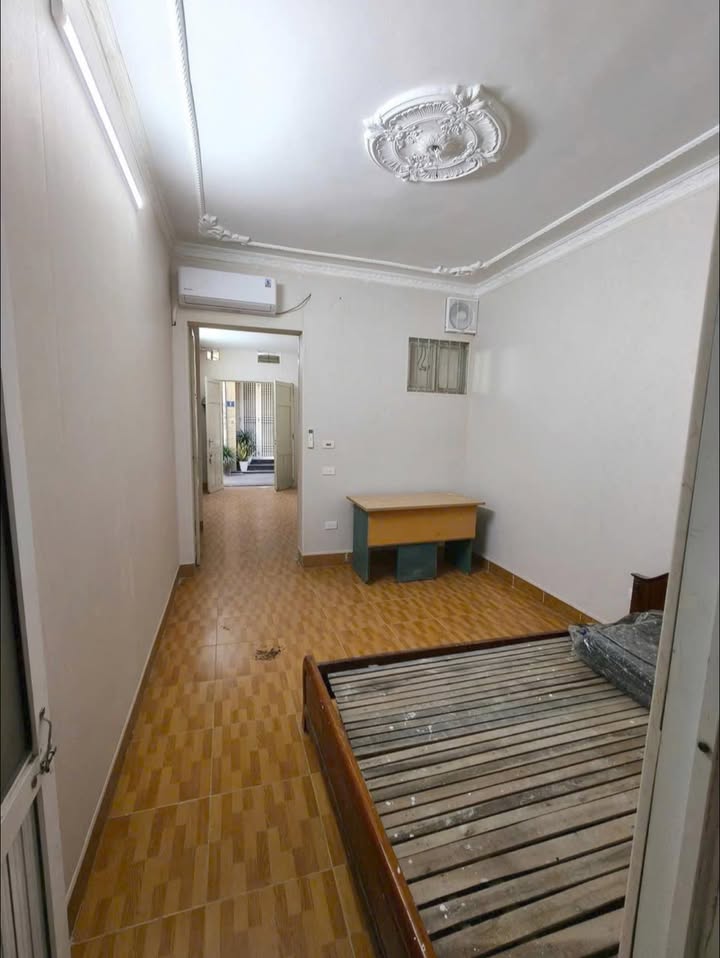 Nhà riêng cho thuê ngõ Vũ Tông Phan 50m² giá 8 triệu - Không gian sống thoáng mát!