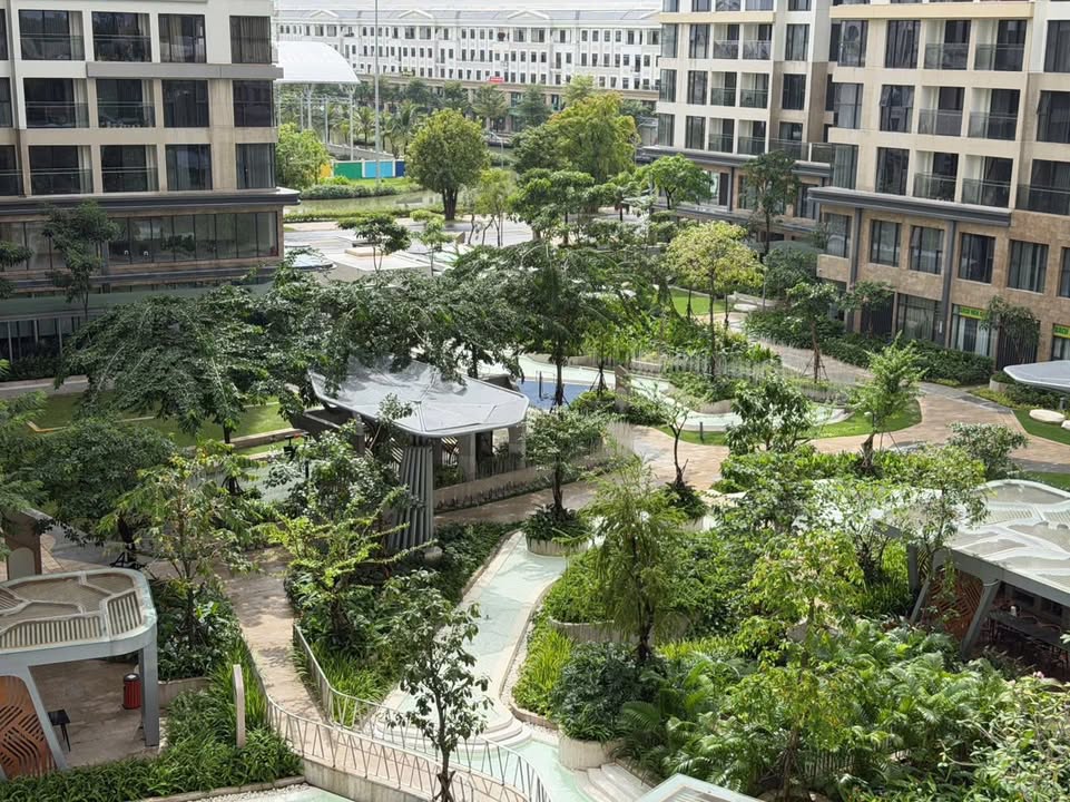 Căn hộ 2PN góc Lumiere Boulevard 74m² giá 4.72 tỷ - View hồ bơi tuyệt đẹp!