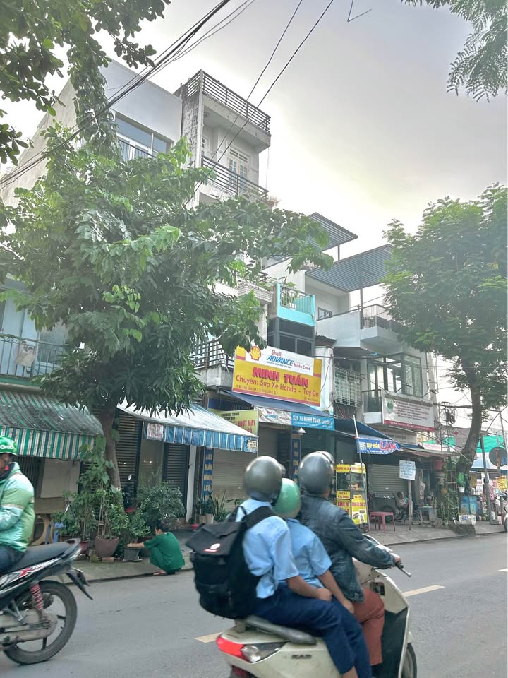 Bán nhà mặt tiền đường Bế Văn Cấm, quận 7, diện tích 76m² giá 11.8 tỷ - Kinh doanh sầm uất!