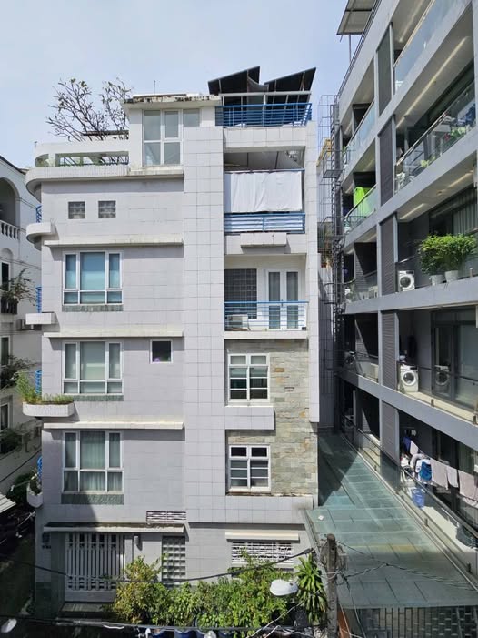 Nhà 5 tầng tại Quận 1, 39m² giá 15.5 tỷ - Thiết kế hiện đại, sẵn sàng vào ở!