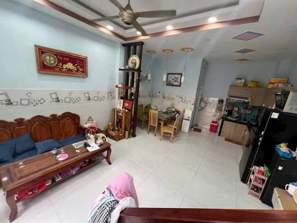 Nhà 1 trệt 1 lầu Phước Bình Thủ Đức 40m² giá 4.2 tỷ - Nhà có năng lượng mặt trời!