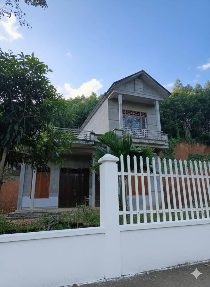 Nhà 2 tầng 400m² Định Hóa Thái Nguyên giá 700 triệu - Sổ đỏ chính chủ sang tên ngay!