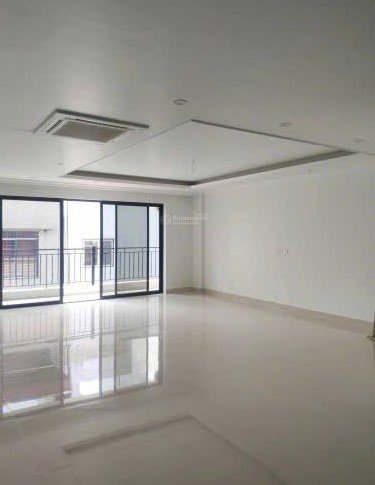 Cho thuê mặt bằng tầng 1,2 mặt phố Ngô Gia Tự, Long Biên - Giá thuê cực tốt chỉ từ 20 triệu!