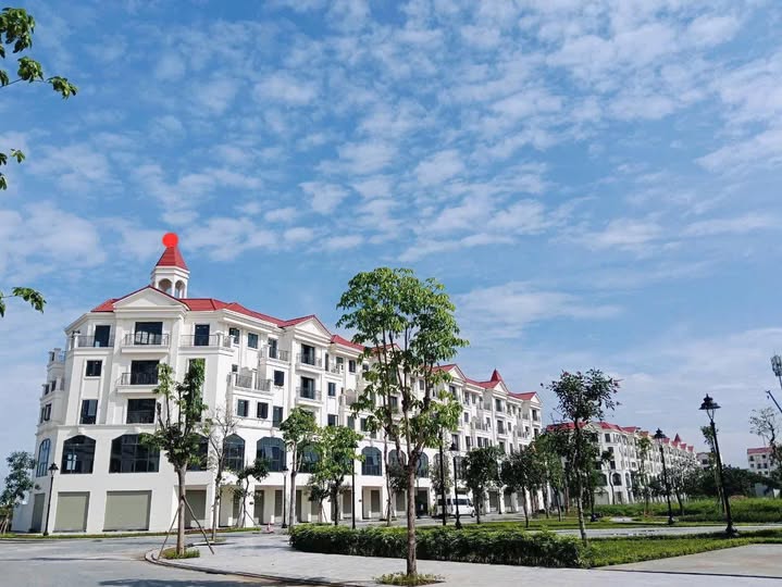 Townhouse Hinode Royal Park Hoài Đức 90m² giá 15 tỷ - Đẳng cấp sống thượng lưu!