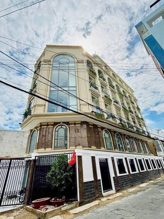 Bán tòa nhà CHDV Thoại Ngọc Hầu, Tân Phú 174m² giá 39.5 tỷ - Đầu tư sinh lời ngay!