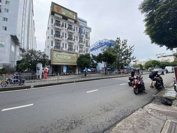 Nhà bán Nguyễn Sơn, Phú Thọ Hòa, Tân Phú 52.8m² giá 7.3 tỷ - Hẻm ô tô thuận tiện di chuyển!