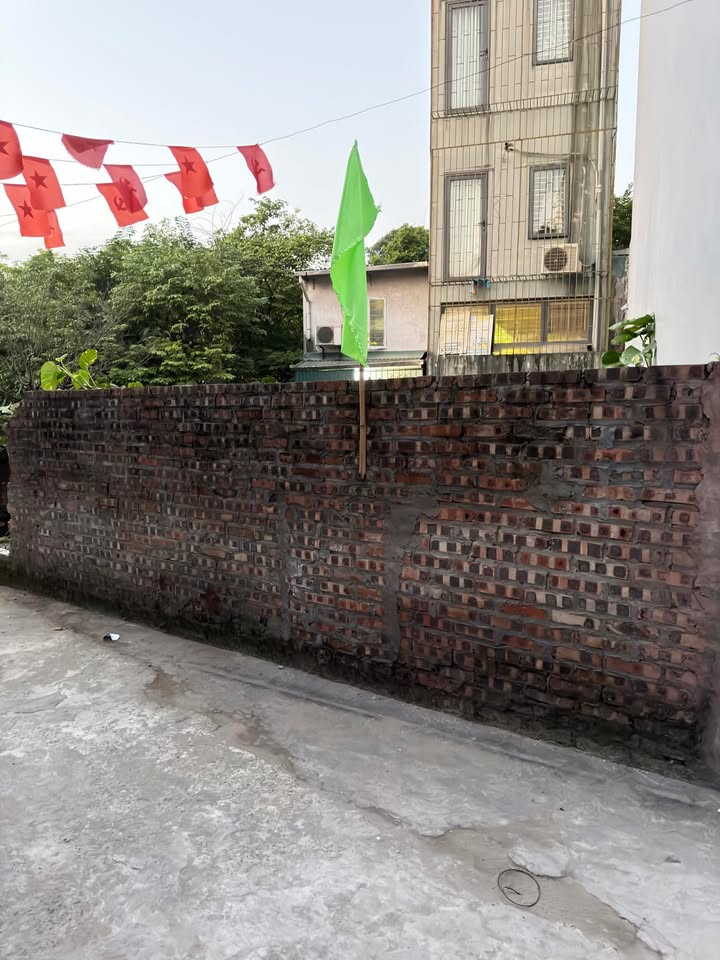 Đất Ngọc Thụy, Long Biên 36m² giá chỉ 3.85 tỷ - Ô tô đỗ cửa, gần trường học!