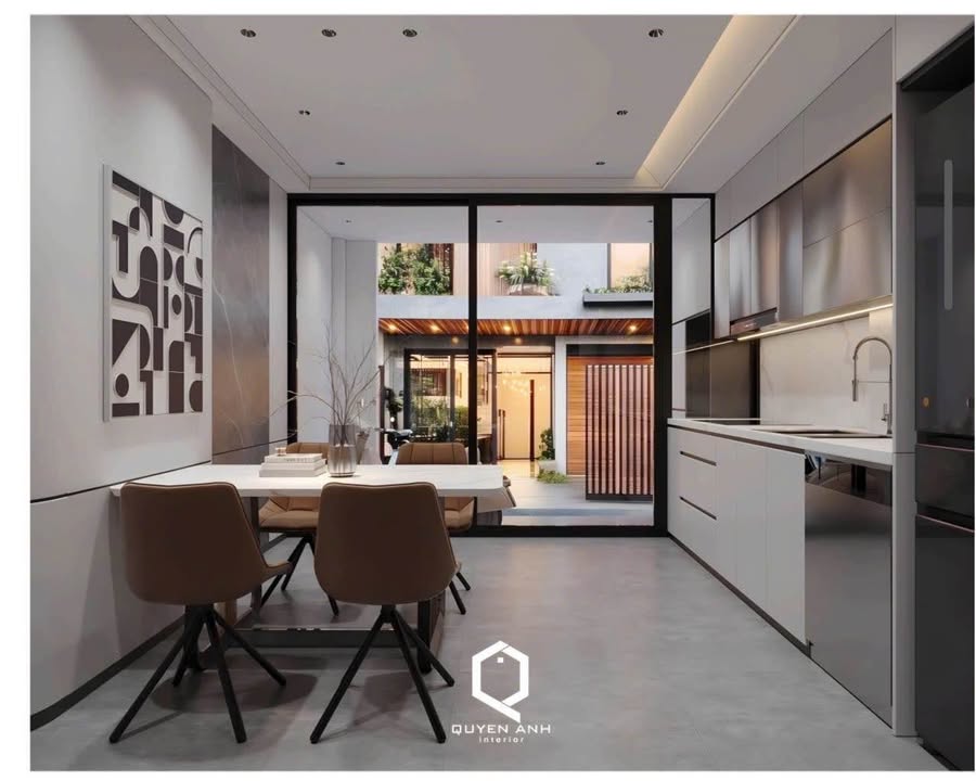 Nhà mới 6 tầng Ngọc Thụy 30m² giá 10.8 tỷ - Ô tô vào nhà, tiện ích đầy đủ!