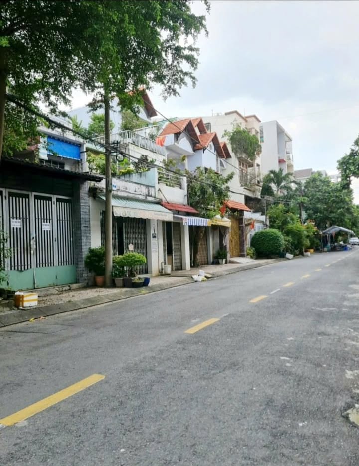 Nhà mặt tiền Tân Phú 85m² giá 9 tỷ - An ninh tốt, thuận tiện kinh doanh!