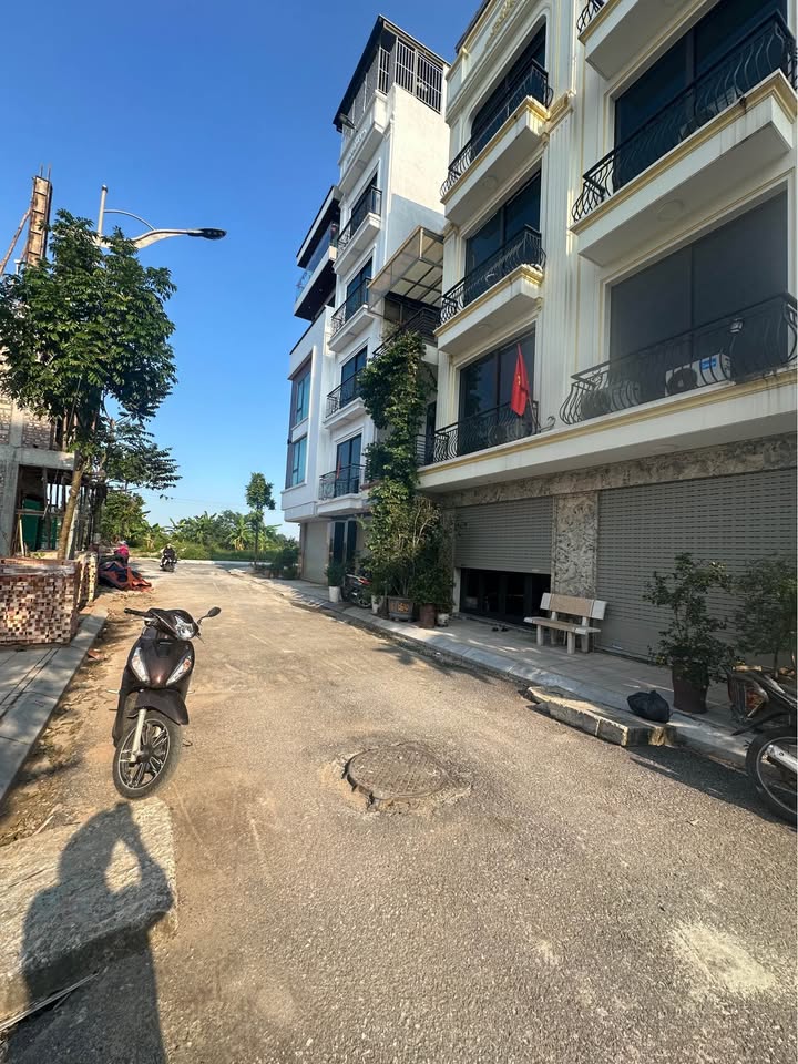 Đất thổ cư Thượng Thanh, Long Biên 30m² giá 6 tỷ - Mặt đường ô tô tránh nhau!