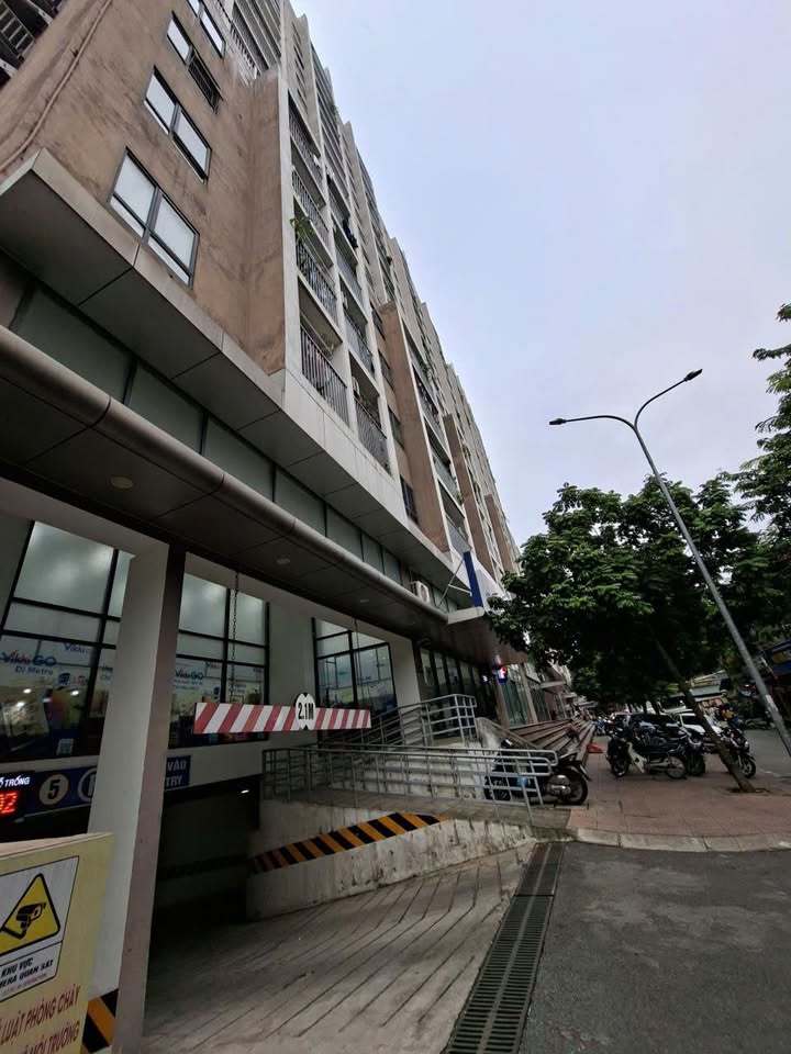 Căn hộ chung cư C1 Thành Công Ba Đình 62m² giá 6.35 tỷ - View hồ mát mẻ