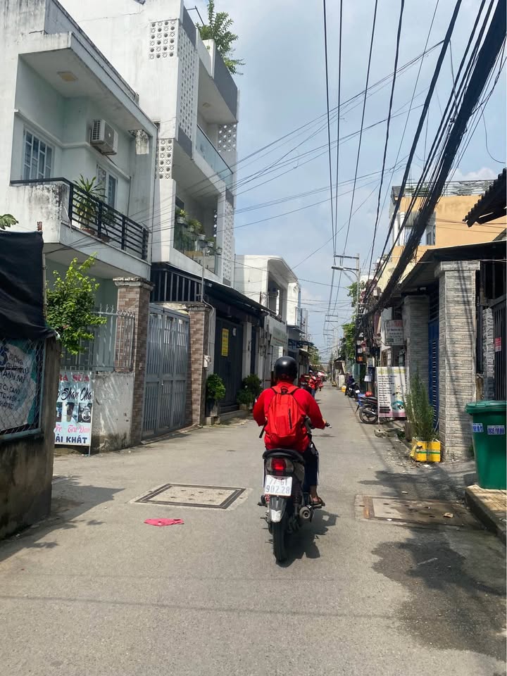 Nhà 2 tầng 100m² hẻm xe hơi, Bình Chiểu, Thủ Đức - Giá nhỉnh 5 tỷ