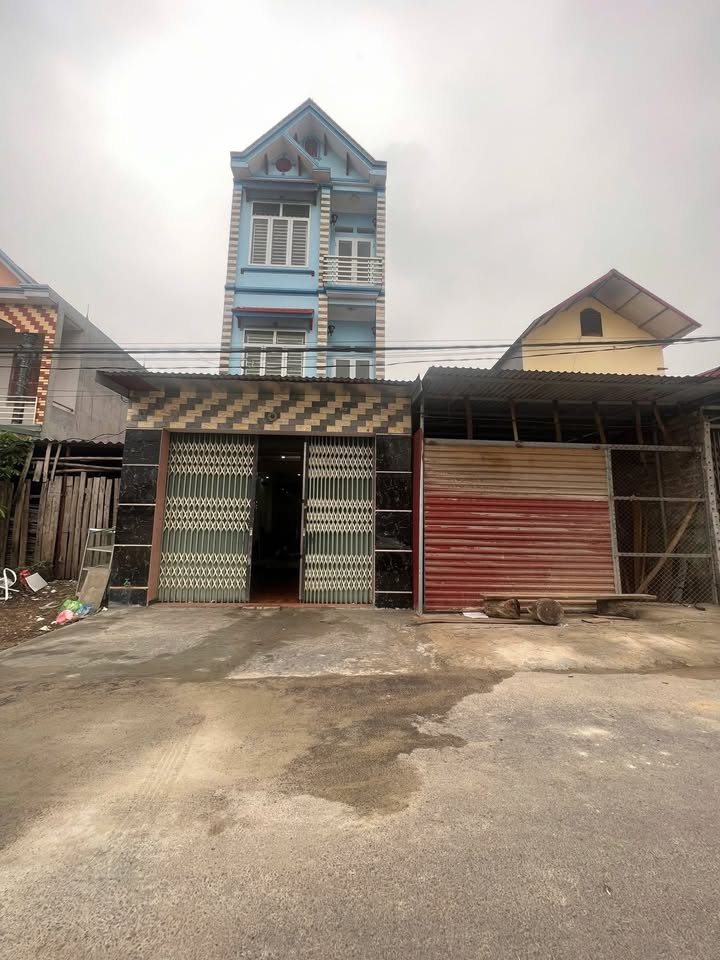 Nhà 3 tầng đẹp tại Đông Ngàn, Hiệp Hoà 90m² chỉ 2,5 tỷ - Đối diện trường học!