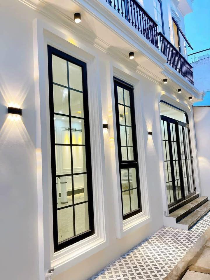 Nhà mới xây 1 trệt 1 lầu hẻm 66 đường CMT8, 48m² giá 2.85 tỷ - Full nội thất sang trọng!