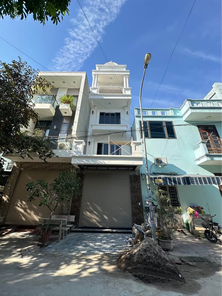 Nhà 4 tầng TĐC Trần Lãm, TP. Thái Bình 71,4m² giá 6.2 tỷ - Vị trí vàng trung tâm!