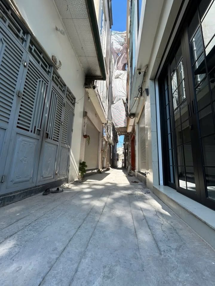 Đất Ngọc Thụy Long Biên 37.75m² giá 7.3 tỷ - Sổ đỏ nở hậu, đầu tư lý tưởng!