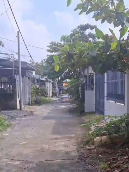 Nhà riêng Ấp 6, Bình Mỹ, Củ Chi 139m² giá thỏa thuận - Hẻm xe hơi, sân rộng thoải mái!