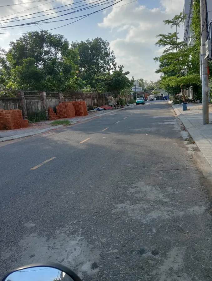 Đất nền biển Mỹ Khê Đà Nẵng 90m² giá 12.9 tỷ - Vị trí đắc địa gần biển!