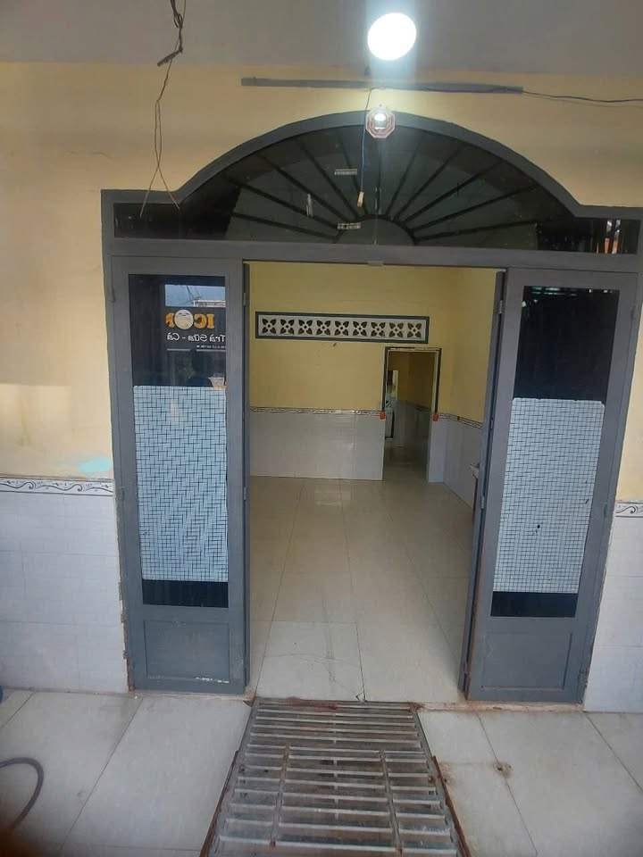 Nhà cho thuê mặt tiền đường Thới Tam Thôn, Hóc Môn 54m² giá 3.5 triệu - Gần Coopmart tiện lợi!