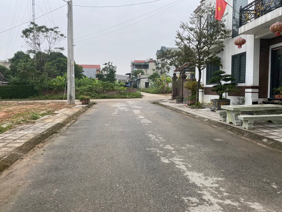 Đất thổ cư Hùng Vương Phú Thọ 100m² giá 1.6 tỷ - Nhanh tay sở hữu!