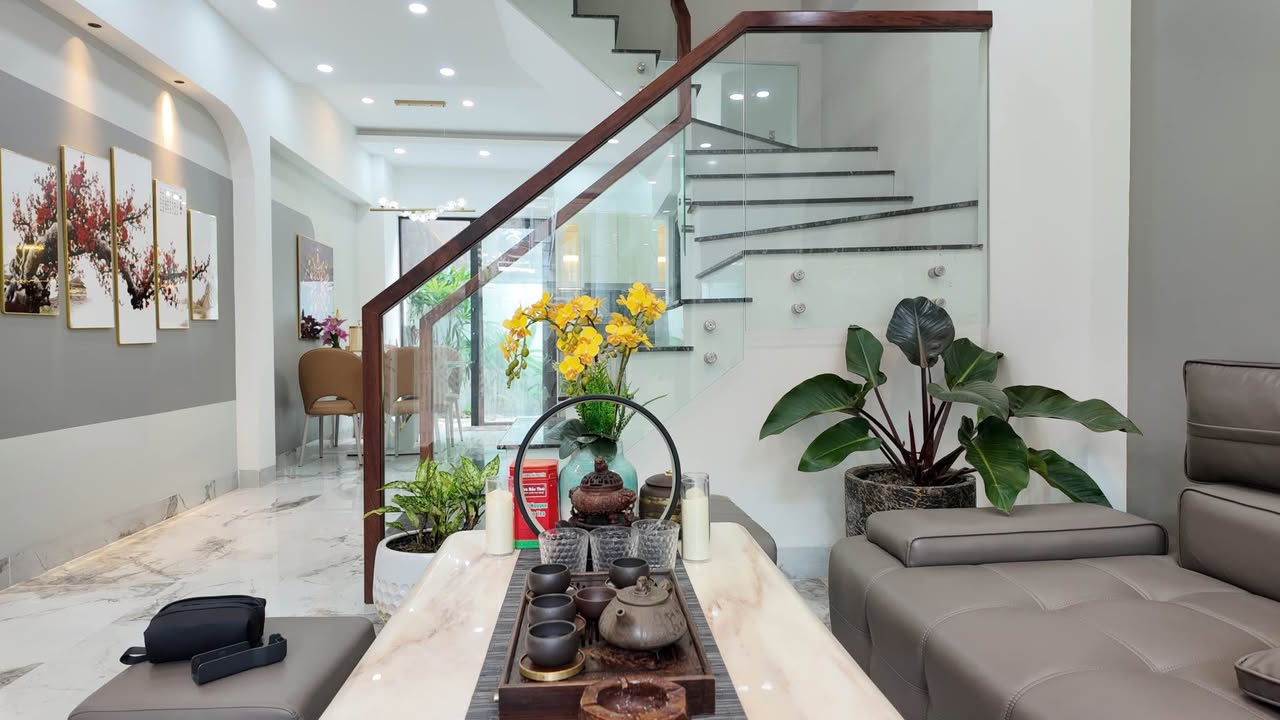 Nhà 3 tầng mới Tô Hiệu 68m² - Full nội thất, ô tô đỗ cửa!