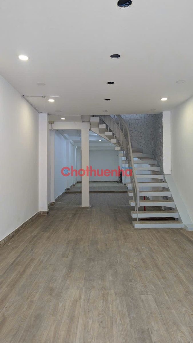 Nhà mặt tiền Trường Chinh P12 Tân Bình 250m² - Đẹp, trống suốt, cho thuê ngay!