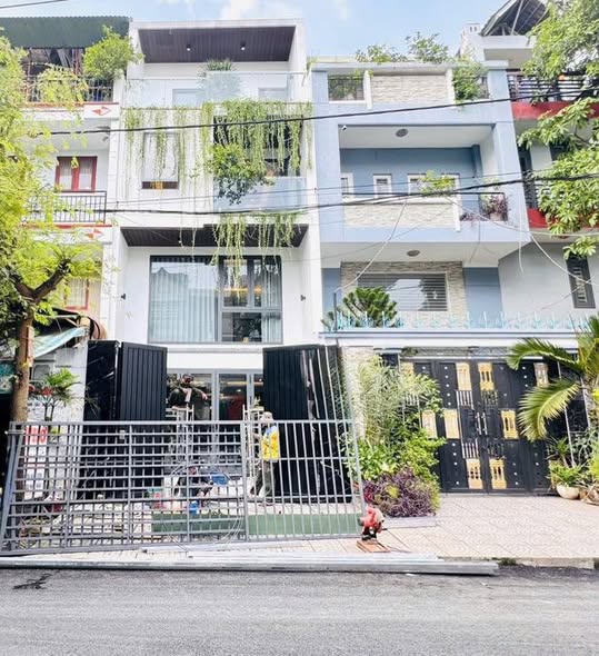 Nhà Phố Mặt Tiền Kinh Doanh Phạm Hữu Lầu, Quận 7 - 5x19.5m giá 16.8 tỷ - Cơ hội đầu tư tuyệt vời!