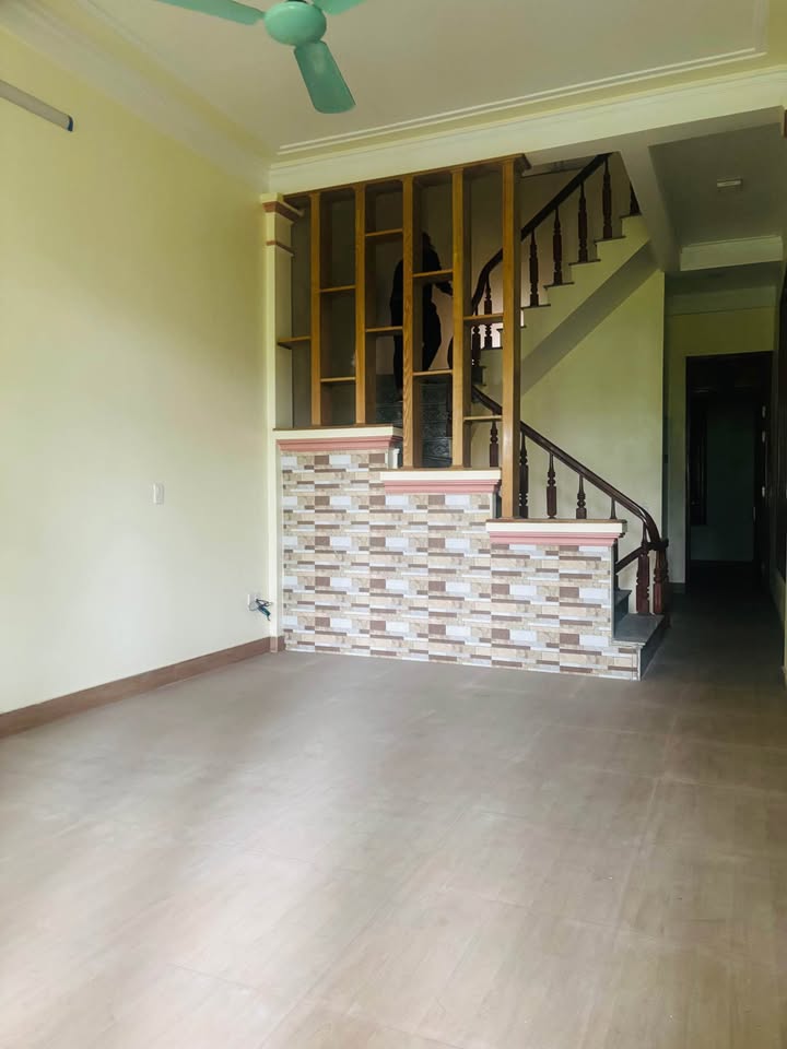 Nhà cho thuê 3 tầng tại phường Tiền Phong - 4 phòng ngủ, ô tô đỗ cửa chỉ 4 triệu!