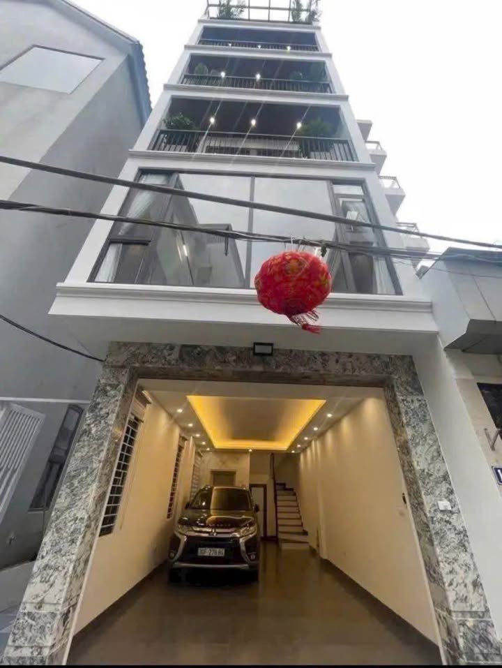 Nhà 6 tầng tại Xuân La 54m² - Ô tô vào tận nơi, thang máy hiện đại!