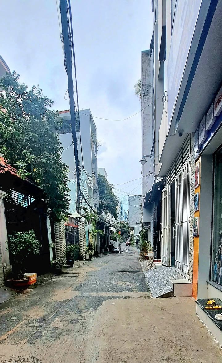 Nhà 5 tầng Tô Hiến Thành 43m² giá 12.2 tỷ - Xe hơi đỗ cửa, gần nhà thi đấu Phú Thọ!