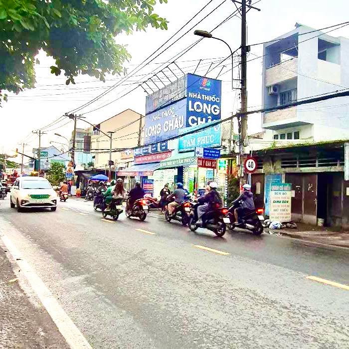 Nhà mặt tiền kinh doanh đường Nguyễn Duy Trinh, quận 9, 131m² giá 10.5 tỷ - Đầu tư sinh lời cao!