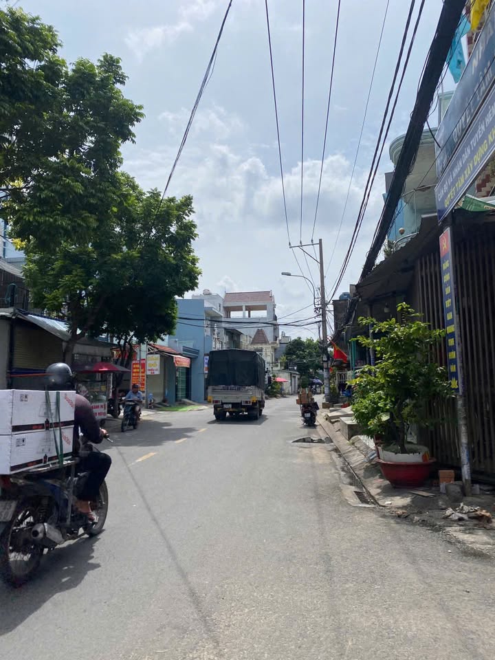 Nhà góc 2 mặt tiền cho thuê tại Bình Hưng Hòa 200m² giá 32 triệu - Thích hợp kinh doanh mọi ngành nghề!