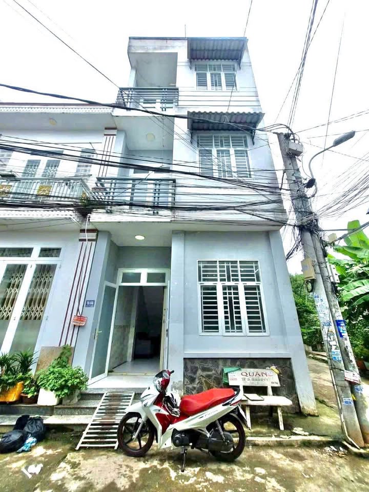 Nhà 3 tầng góc 2 mặt tiền đường Đoàn Thị Điểm, 41.8m² giá 2 tỷ - Đầu tư sinh lời ngay!