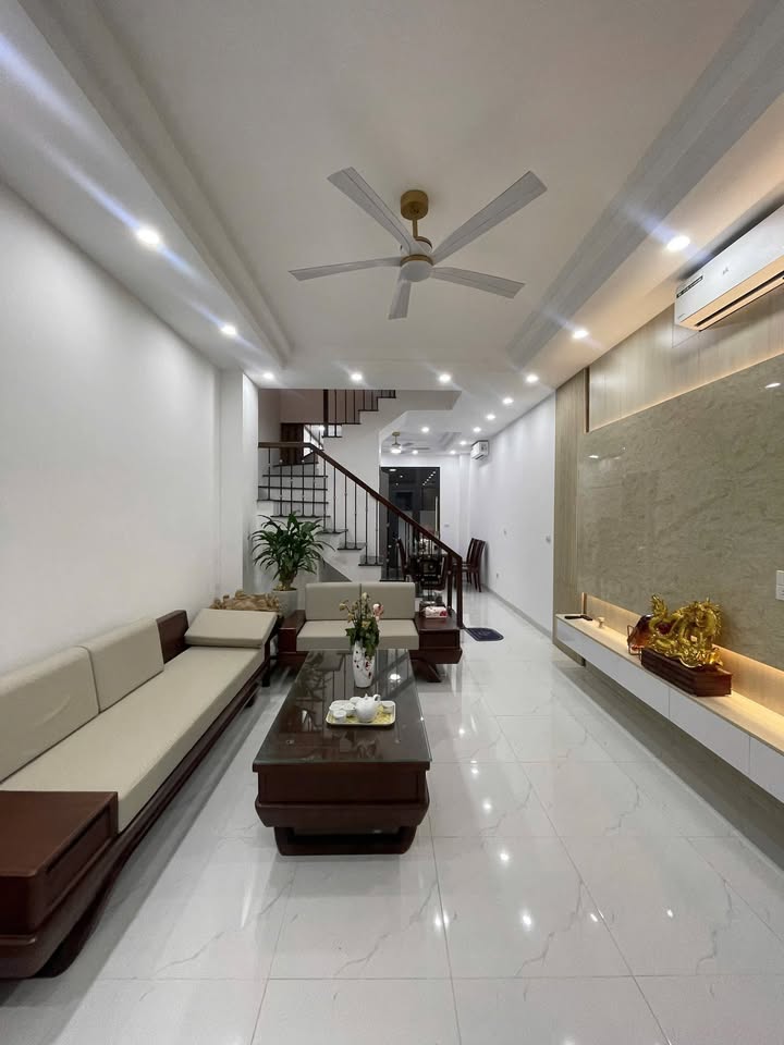 Nhà phố liền kề Đào Dứa, Gia Lâm 5 tầng giá 9 triệu - Nội thất đầy đủ, sẵn sàng vào ở!