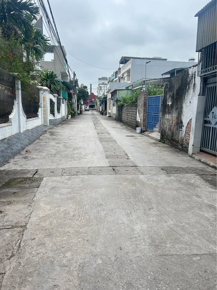 Nhà cấp 4 Cẩm Sơn, Cẩm Phả 80m² giá 1.3 tỷ - Đường rộng ô tô vào tận cổng!