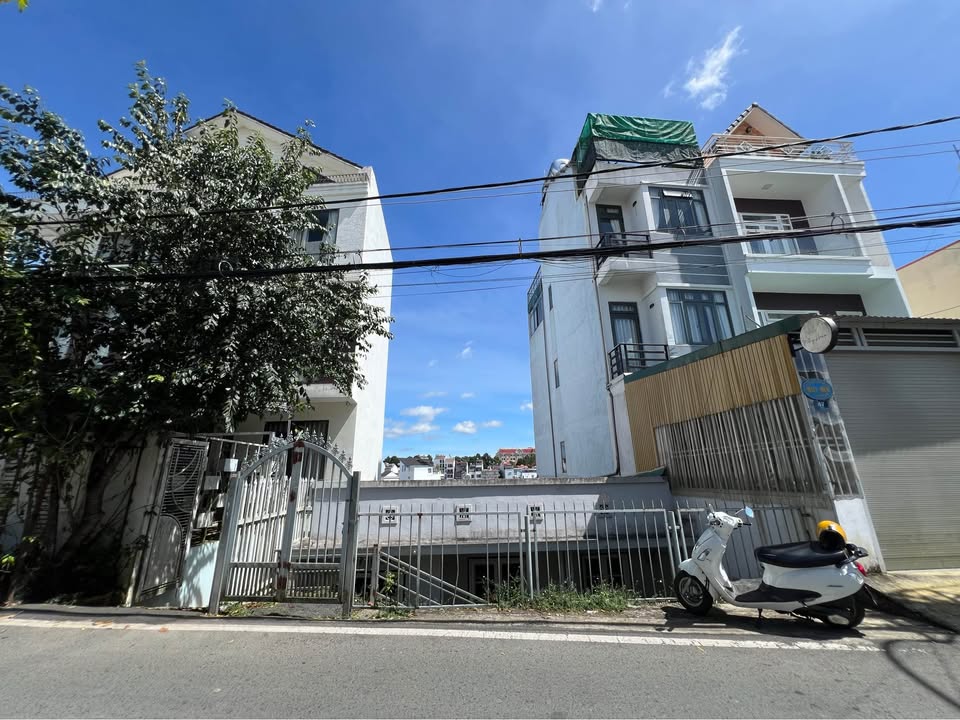 Nhà phố Đà Lạt 126.7m² giá 11.7 tỷ - Cơ hội đầu tư tuyệt vời!