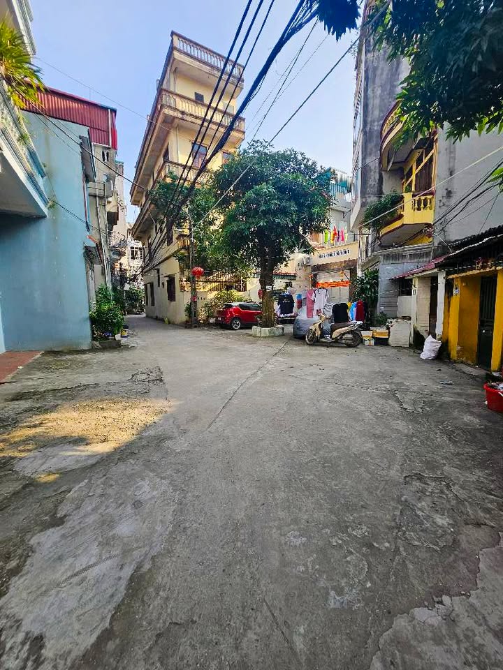 Bán đất tại KĐT The Manor Nguyễn Xiển, 70m² giá 11 tỷ - Sổ đỏ chính chủ!