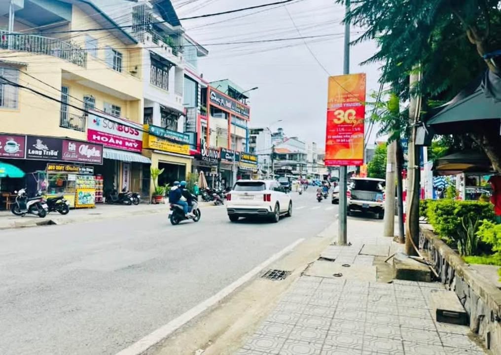 Nhà cho thuê lô góc 2 mặt tiền Mạc Đĩnh Chi, Đà Lạt - Giá 17 triệu/tháng, phù hợp kinh doanh!