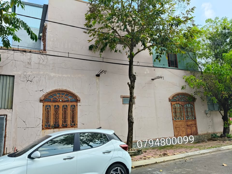 Nhà phố 1 trệt 1 lầu 77m² giá thương lượng - Căn góc 2 mặt tiền đẹp ở Bà Rịa