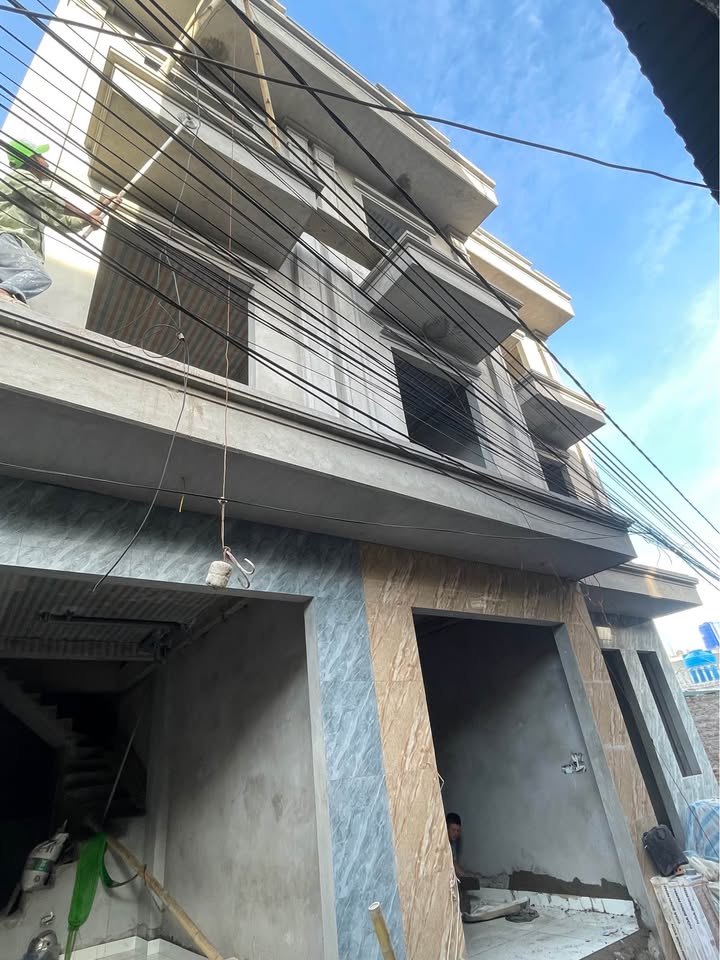 Nhà 3 tầng đẹp Trần Lãm Thái Bình 35m² giá chỉ 1 tỷ - Sổ đỏ chính chủ!