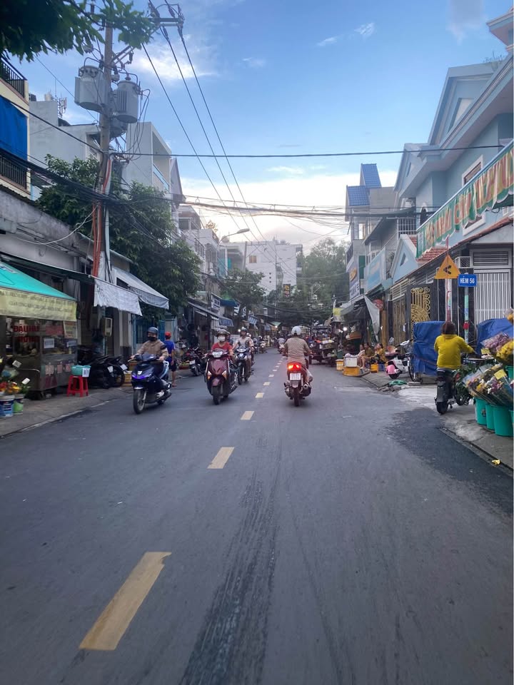 Nhà mặt tiền đường Tăng Nhơn Phú, Thủ Đức, 114m² giá 17 tỷ - Đầu tư sinh lời ngay!