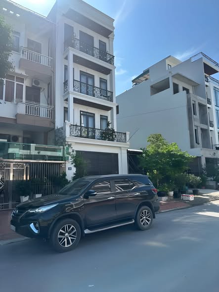 Nhà đẹp 4 tầng Khu đô thị Senco, Yết Kiêu, Hạ Long - Thiết kế hiện đại, giá tốt!