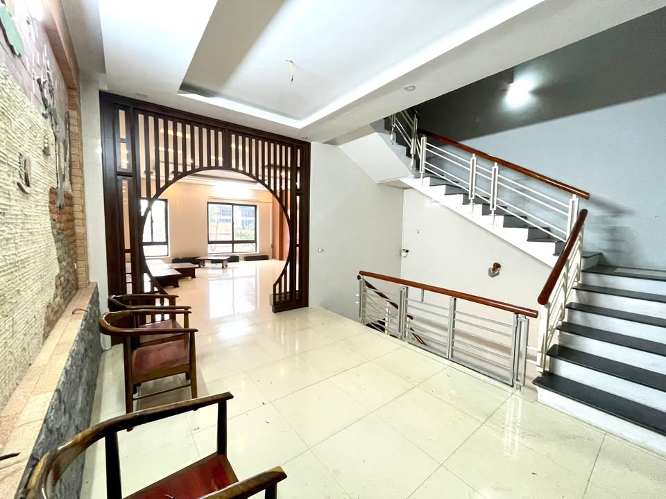 Cho thuê nhà 4 tầng mặt tiền Lê Nin 440m² chỉ 19 triệu - Phù hợp kinh doanh đa dạng!