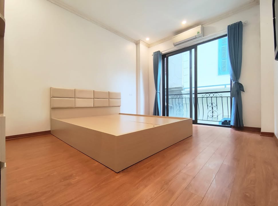 Phòng studio Ngô Gia Tự Long Biên 30m² giá 3.8 triệu - Full đồ có ban công