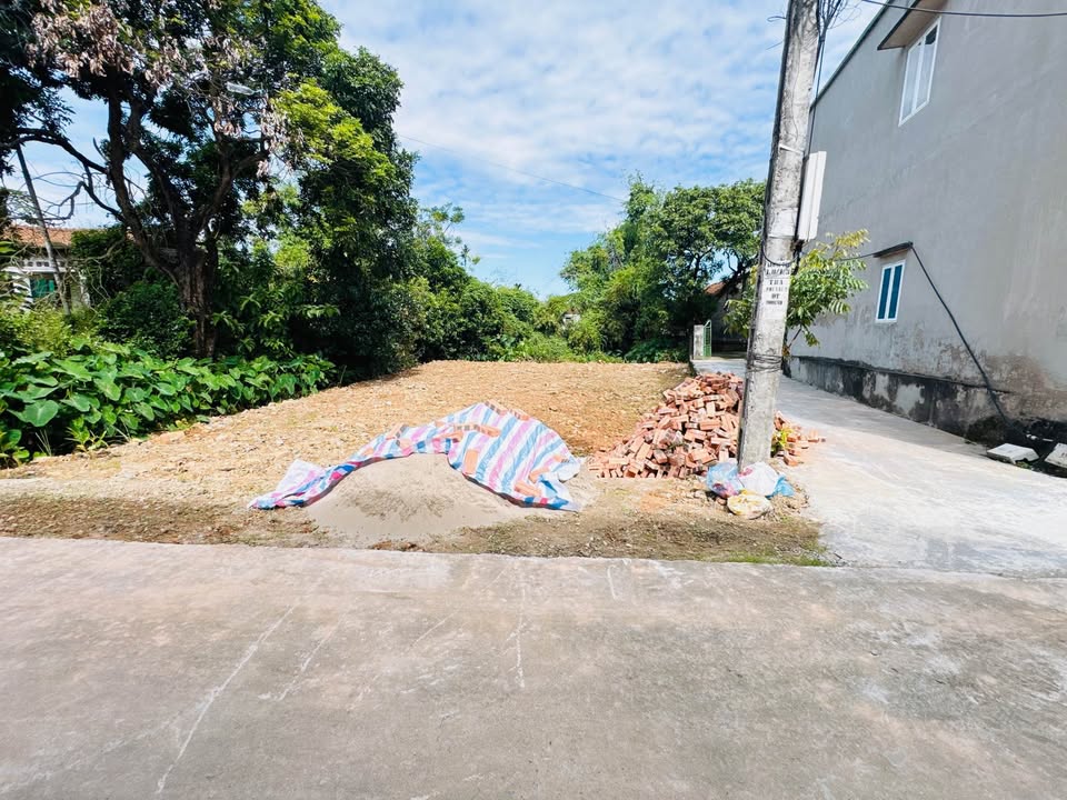 Bán lô đất góc 2 mặt tiền 240m² tại Phú Lâu, Lương Tài - Đầu tư sinh lời cao!