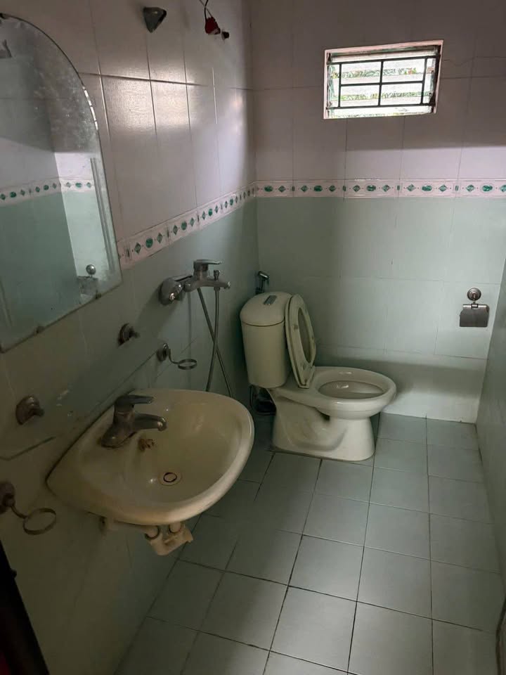 Nhà mặt đường Đò Quan, Cửa Nam, 180m² giá 3.36 tỷ - Kinh doanh thuận lợi!