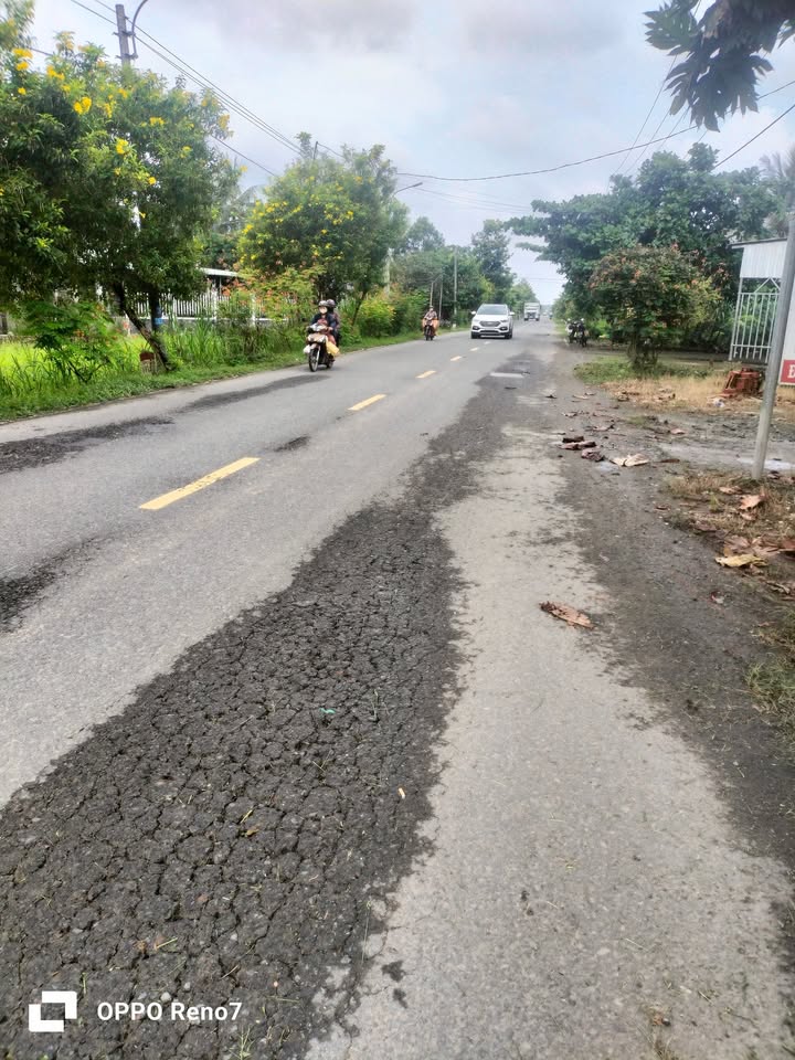 Đất mặt tiền Quốc lộ 54, xã Phú Cần, 198m² giá 700 triệu - Vị trí kinh doanh lý tưởng!